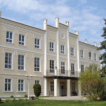 Gemuetliche Ferienwohnung Fuer 6 Personen Im Schloss Kastorf Knorrendorf エクステリア 写真