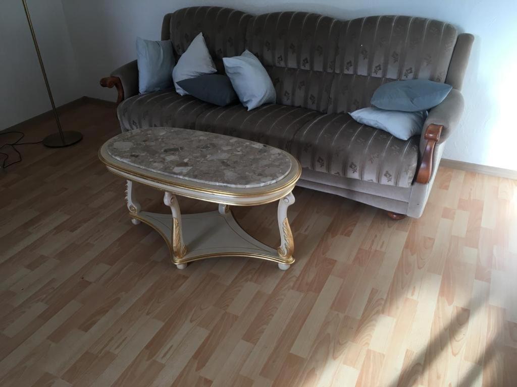 Gemuetliche Ferienwohnung Fuer 6 Personen Im Schloss Kastorf Knorrendorf エクステリア 写真
