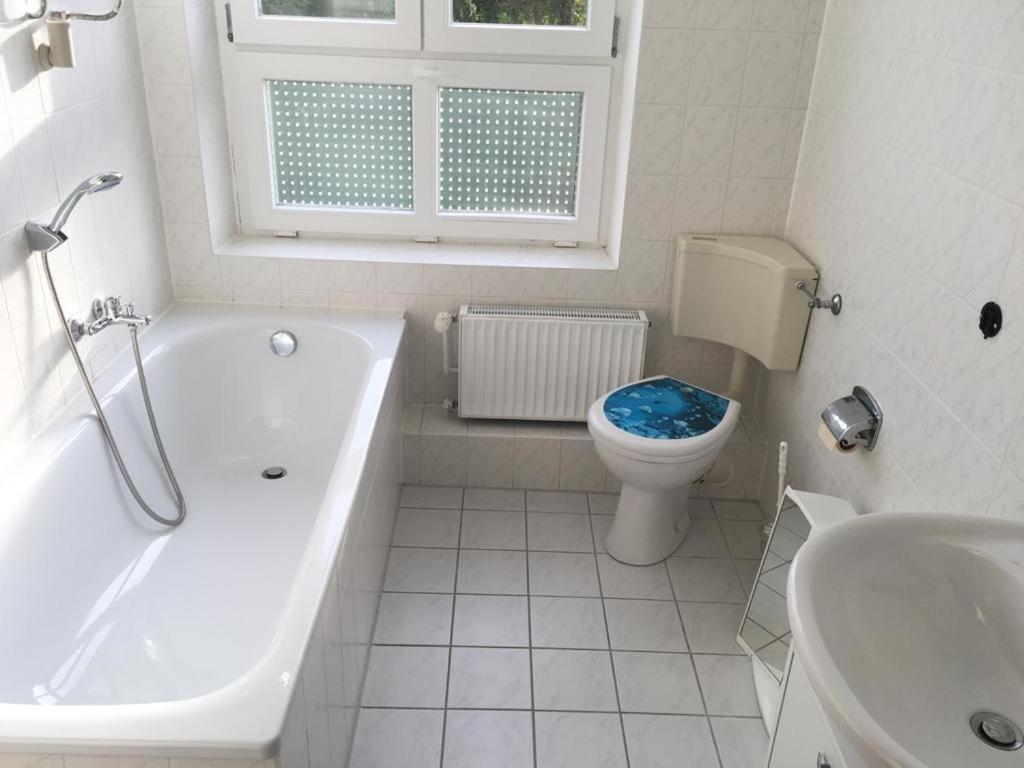 Gemuetliche Ferienwohnung Fuer 6 Personen Im Schloss Kastorf Knorrendorf エクステリア 写真